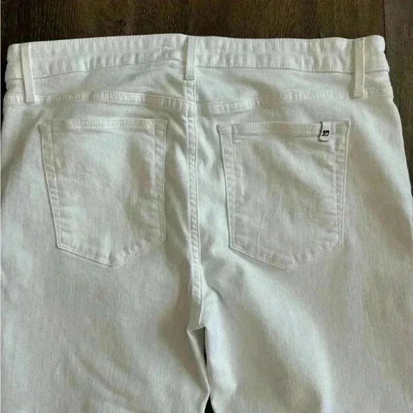 Joe’s Jeans. Women’s size 32. White in color! Very cute and comfortable jeans! - Picture 7 of 7